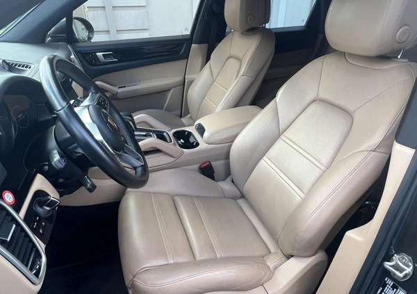 Porsche Cayenne cena 249000 przebieg: 85000, rok produkcji 2019 z Pobiedziska małe 106
